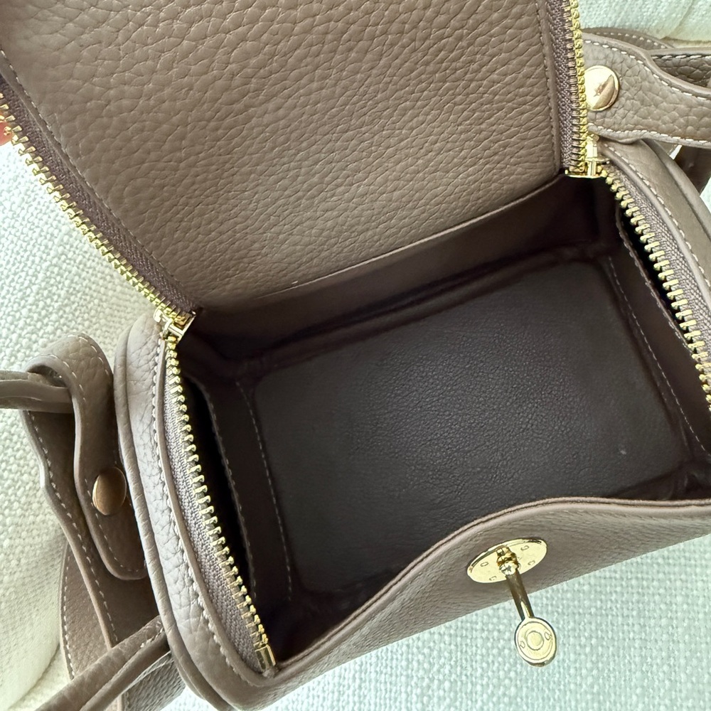 Designer-inspired Lindy Mini in Etoupe (gray-brown) - Picture 9 of 9